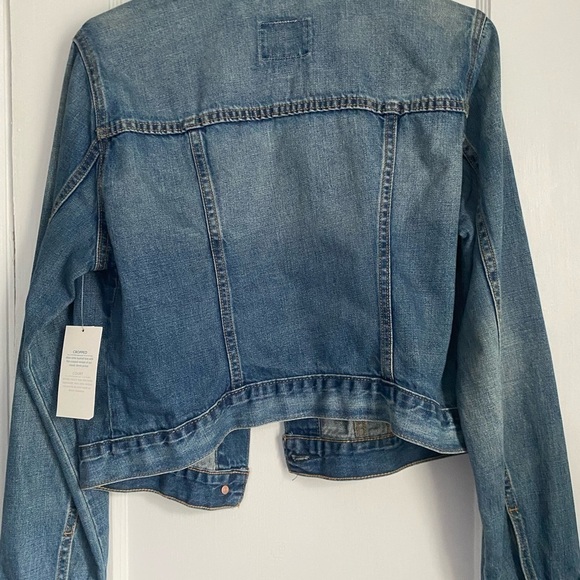 NWT - Classic Distress Jean Jacket for Women, Size Medium - Picture 5 of 10